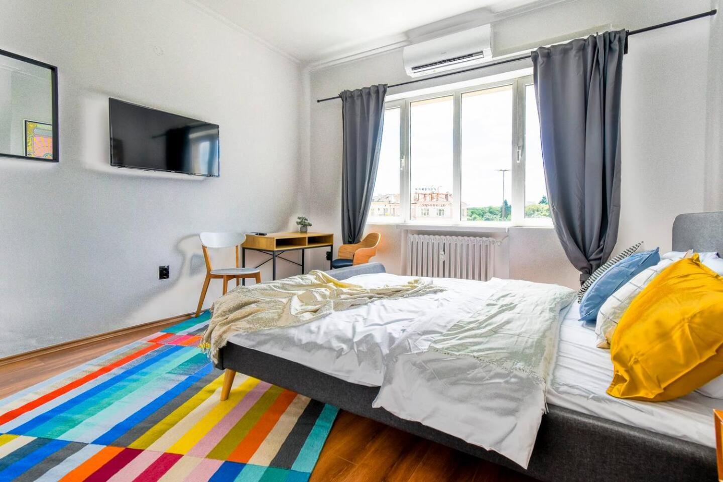 Super Fresh! 3Bdr Apartment In Sofia Center'S Artistic Area Exterior foto