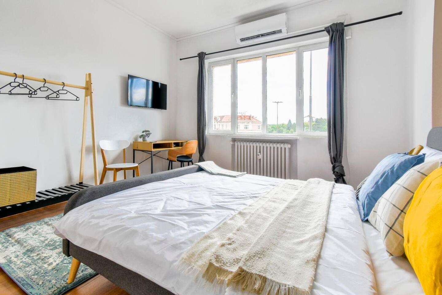 Super Fresh! 3Bdr Apartment In Sofia Center'S Artistic Area Exterior foto